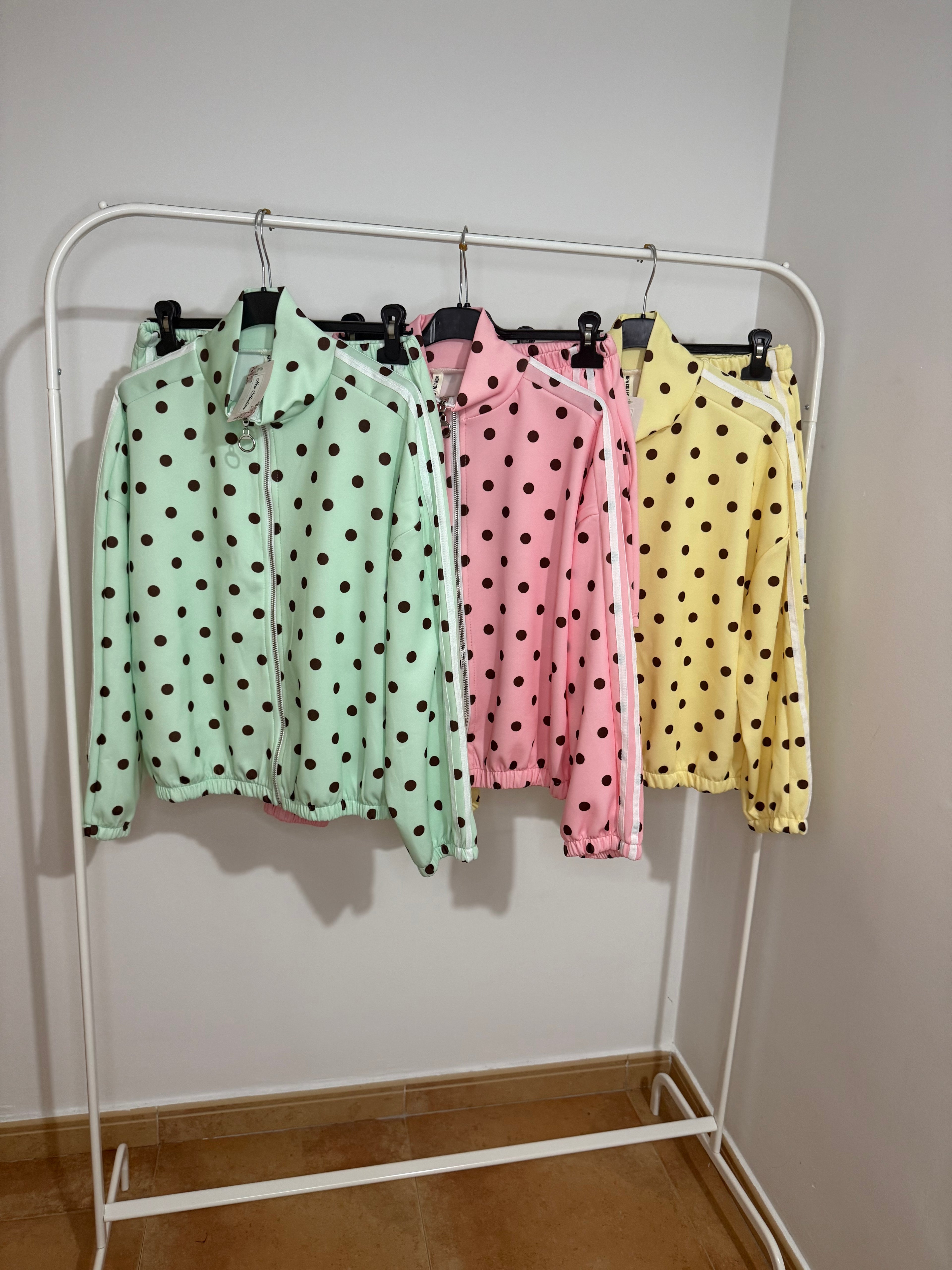 Conjunto adds