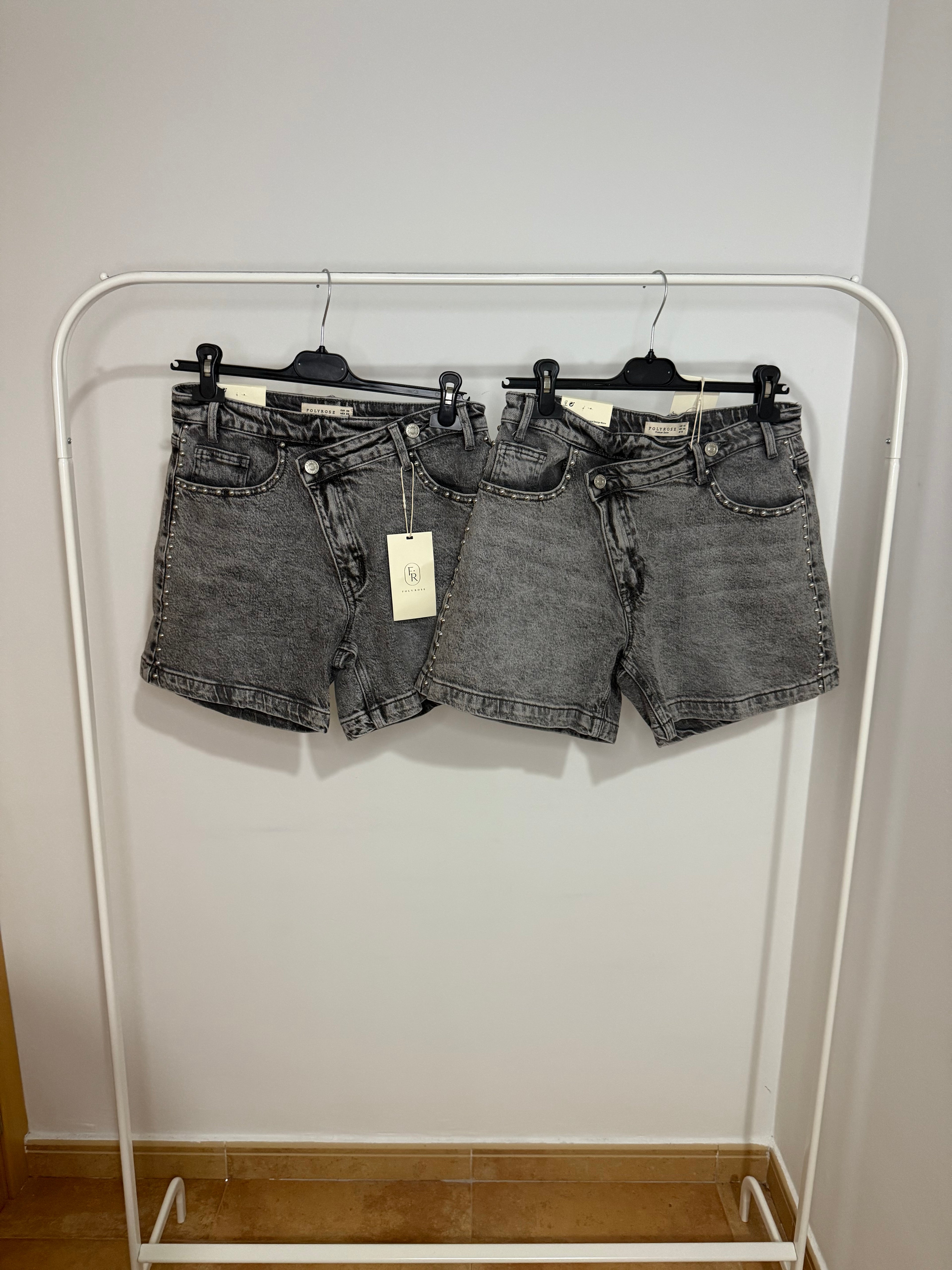 Pantalón sara tachuelas
