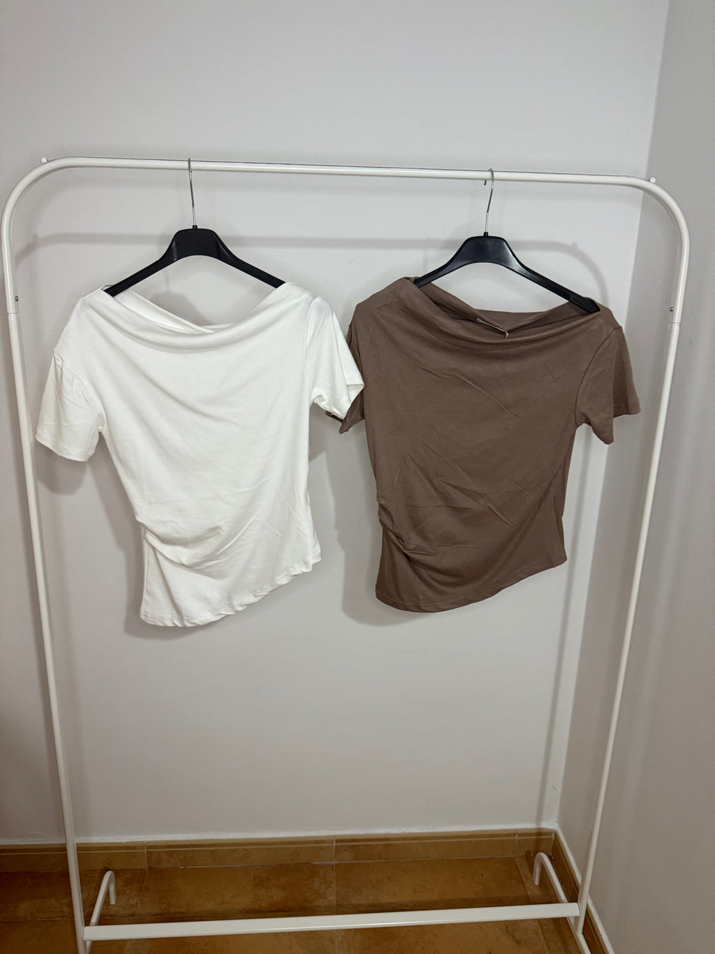 Camiseta hombro